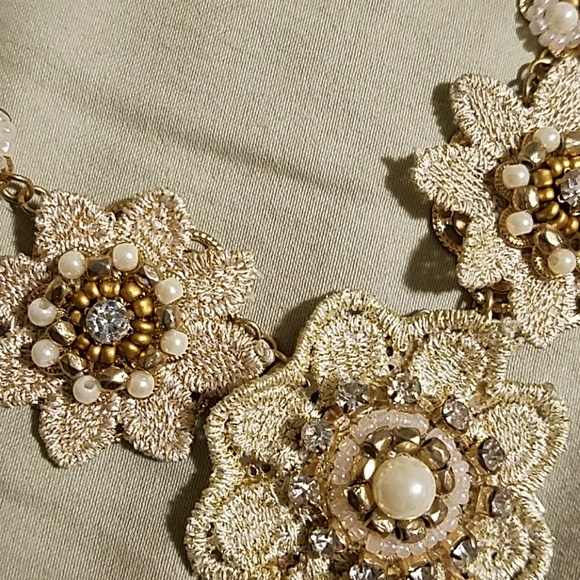 Francesca's statement necklace - Picture 3 of 5